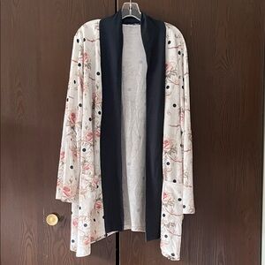 Lily long sleeved floral pattern lightweight sweater. Size 3XL.